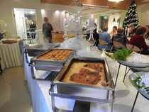 ja ihanat laatikot ja kruununa kunnon kinkku.